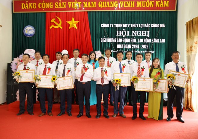 Tập thể 1.jpg